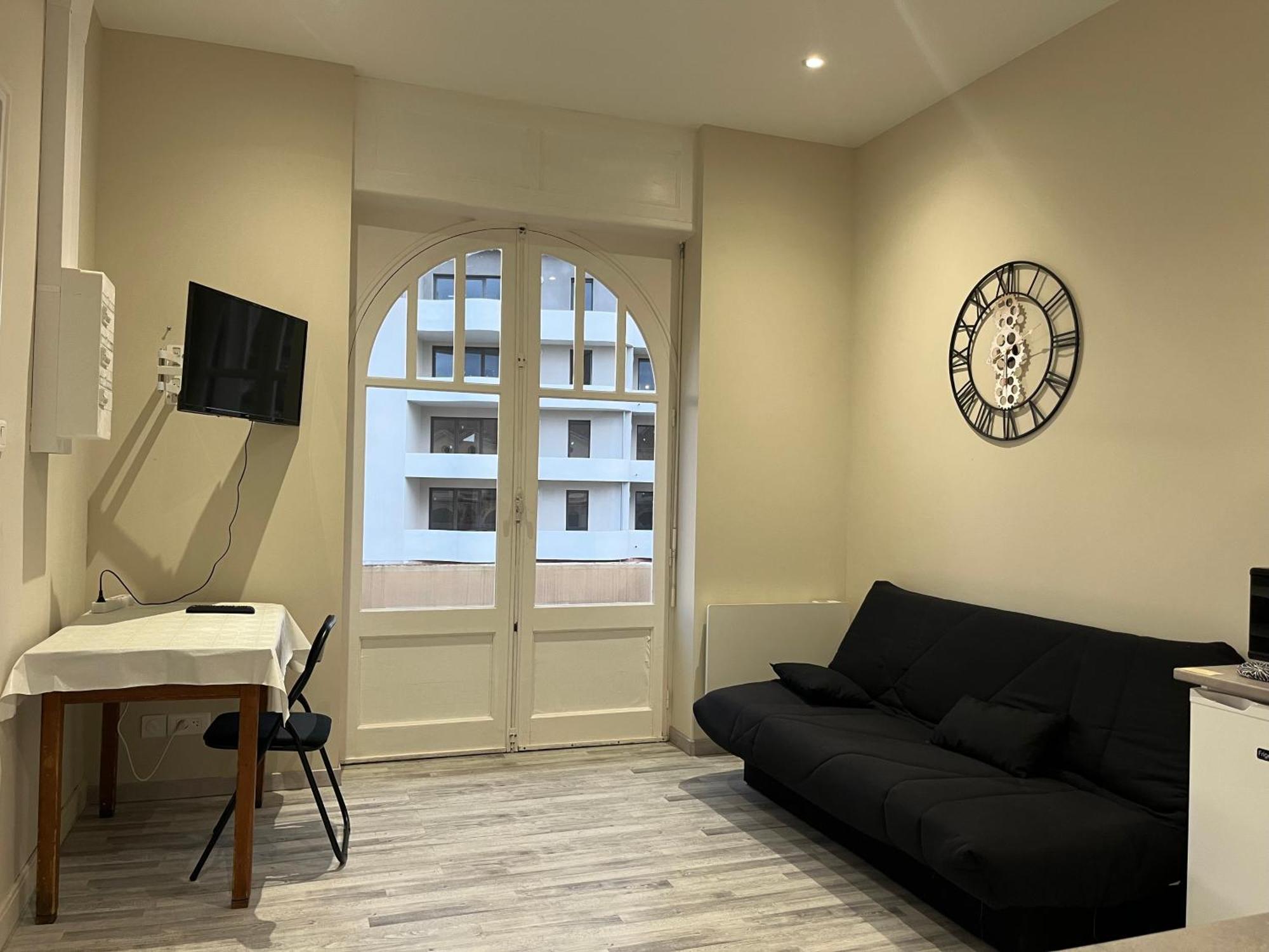 Alta Apartment Bourg-les-Valence Exterior photo