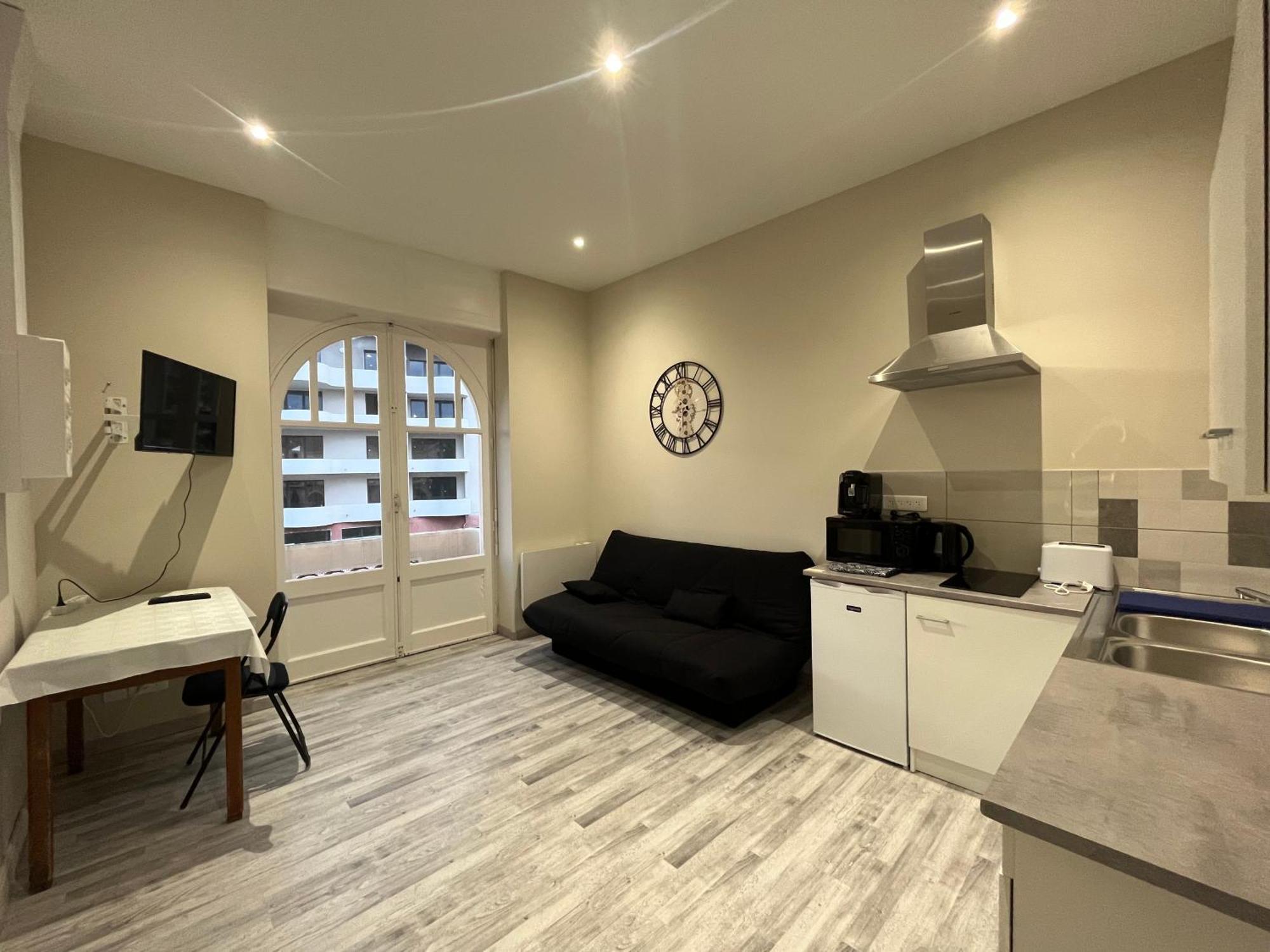 Alta Apartment Bourg-les-Valence Exterior photo