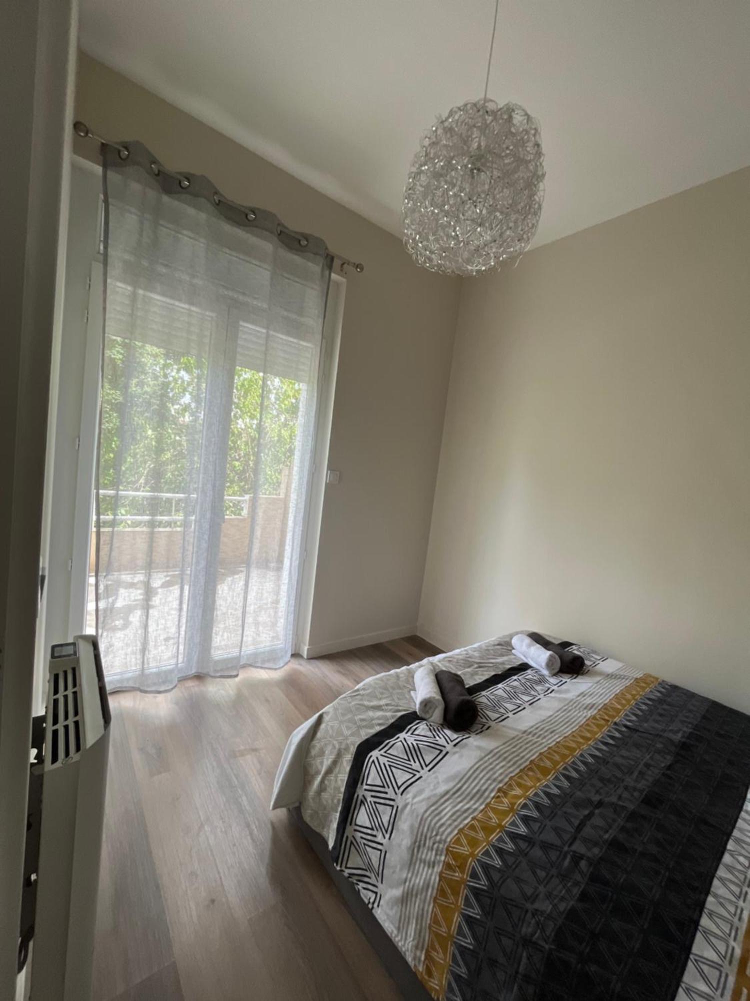 Alta Apartment Bourg-les-Valence Exterior photo